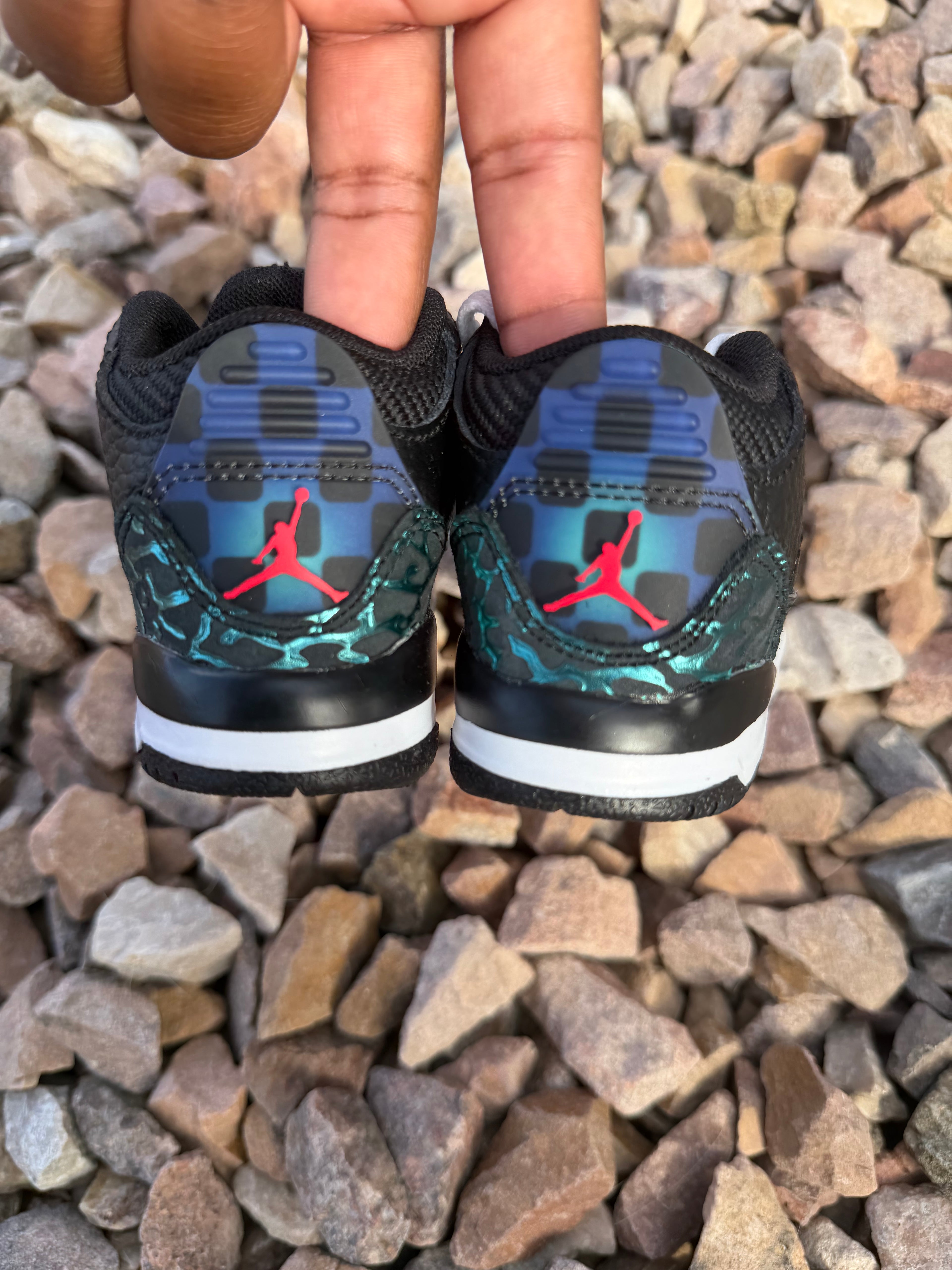 Air Jordan 3 Retro “Green Glow”