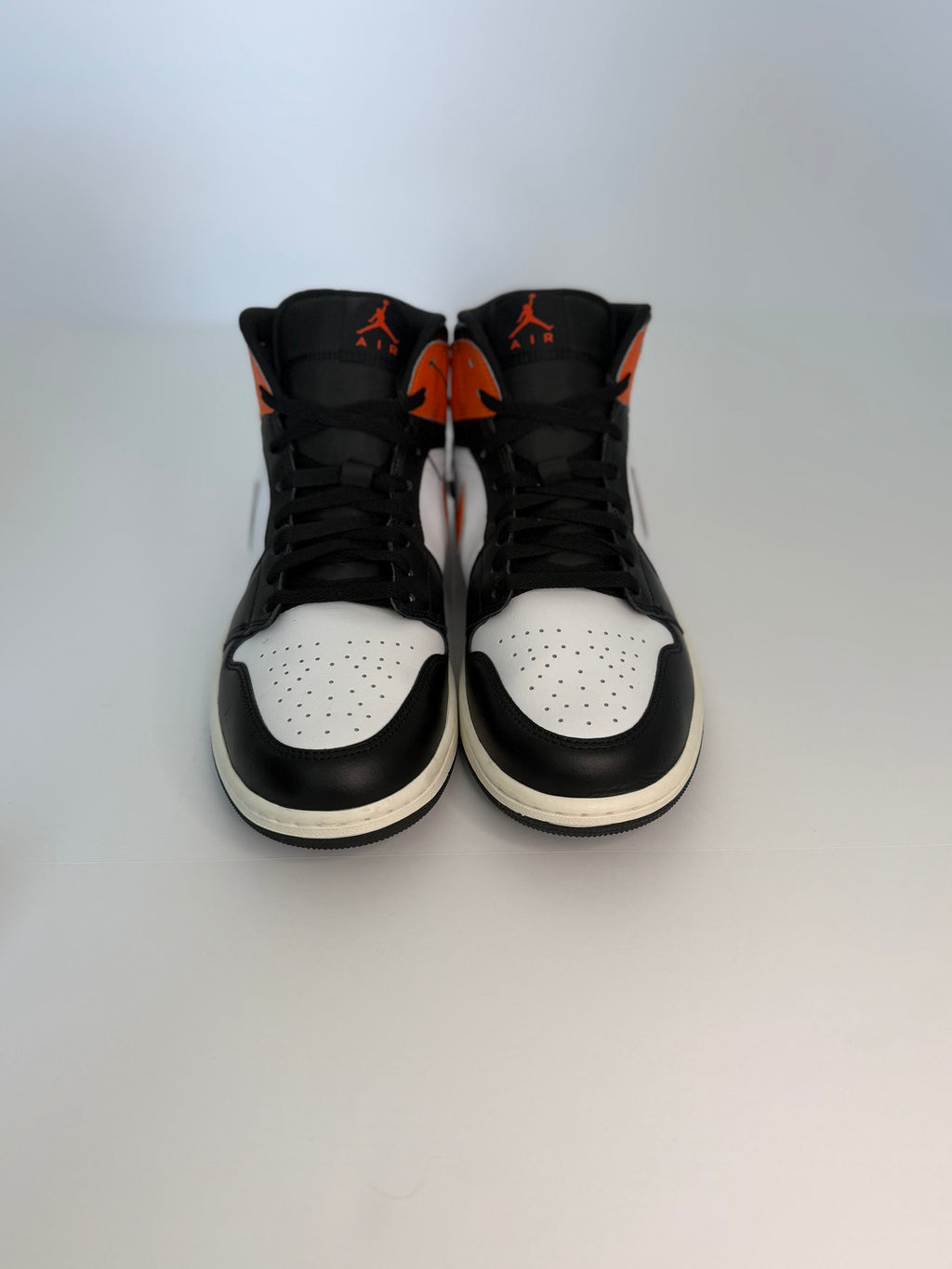 Air Jordan 1 Mid “Starfish Black Toe”