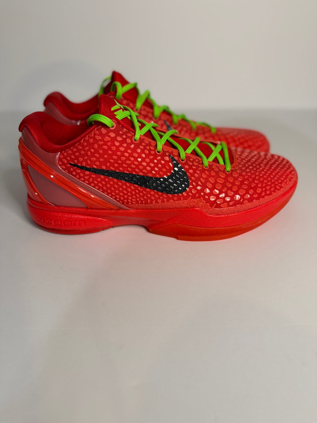 Nike Kobe " Reverse Grinch"